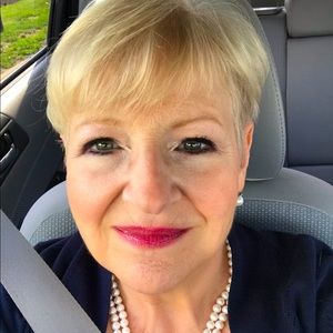 Meet your Posher, Julie